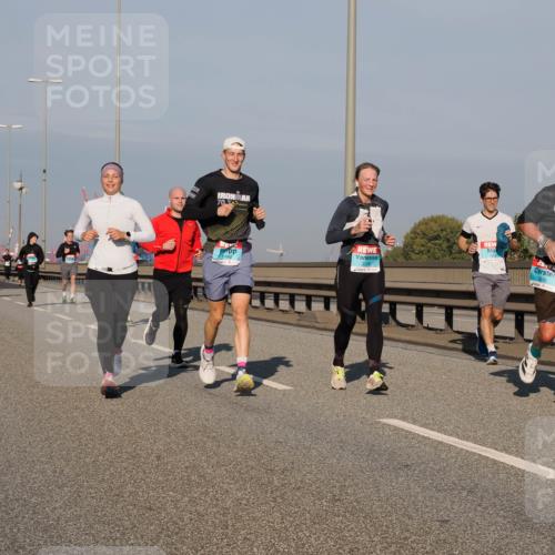 03.10.2025 - Köhlbrandbrückenlauf Fabian Wolf http://msf.ph/oto/9037283 03.10.2025 09:51:53 Position 3 70, 3, 3278, 3016 meine-sportfotos.de