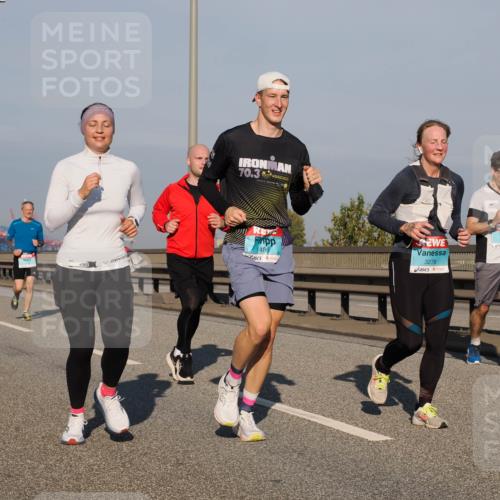 03.10.2025 - Köhlbrandbrückenlauf Fabian Wolf http://msf.ph/oto/9037324 03.10.2025 09:51:55 Position 3 70, 3, 486, 3278, 1516 meine-sportfotos.de