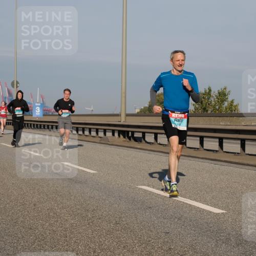 03.10.2025 - Köhlbrandbrückenlauf Fabian Wolf http://msf.ph/oto/9037412 03.10.2025 09:51:59 Position 3 3, 319 meine-sportfotos.de