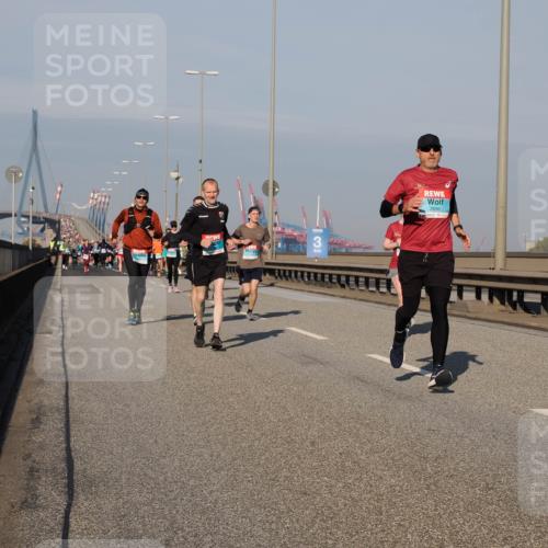 03.10.2025 - Köhlbrandbrückenlauf Fabian Wolf http://msf.ph/oto/9037560 03.10.2025 09:52:05 Position 3 2696 meine-sportfotos.de