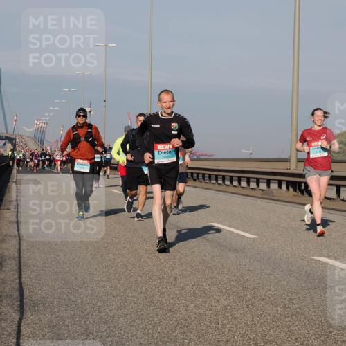 03.10.2025 - Köhlbrandbrückenlauf Fabian Wolf http://msf.ph/oto/9037606 03.10.2025 09:52:07 Position 3 3320, 14, 10 meine-sportfotos.de