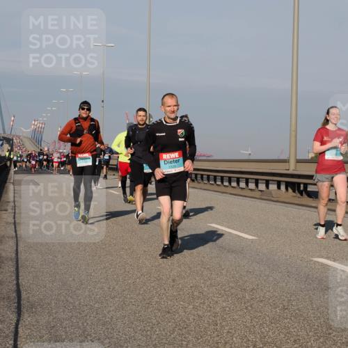 03.10.2025 - Köhlbrandbrückenlauf Fabian Wolf http://msf.ph/oto/9037612 03.10.2025 09:52:07 Position 3 3320 meine-sportfotos.de