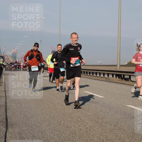 03.10.2025 - Köhlbrandbrückenlauf Fabian Wolf http://msf.ph/oto/9037619 03.10.2025 09:52:08 Position 3 320 meine-sportfotos.de