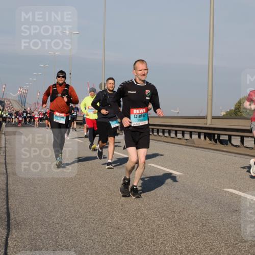 03.10.2025 - Köhlbrandbrückenlauf Fabian Wolf http://msf.ph/oto/9037625 03.10.2025 09:52:08 Position 3 3320, 1410 meine-sportfotos.de