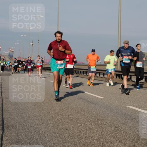 03.10.2025 - Köhlbrandbrückenlauf Fabian Wolf http://msf.ph/oto/9037849 03.10.2025 09:52:20 Position 3 3177, 1250 meine-sportfotos.de