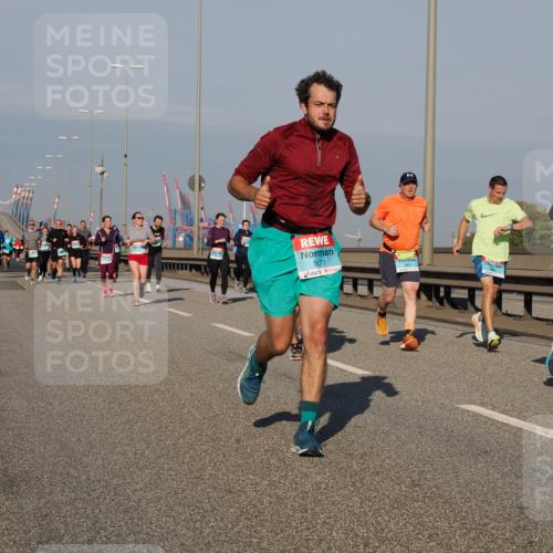 03.10.2025 - Köhlbrandbrückenlauf Fabian Wolf http://msf.ph/oto/9037880 03.10.2025 09:52:22 Position 3 3177, 1250 meine-sportfotos.de