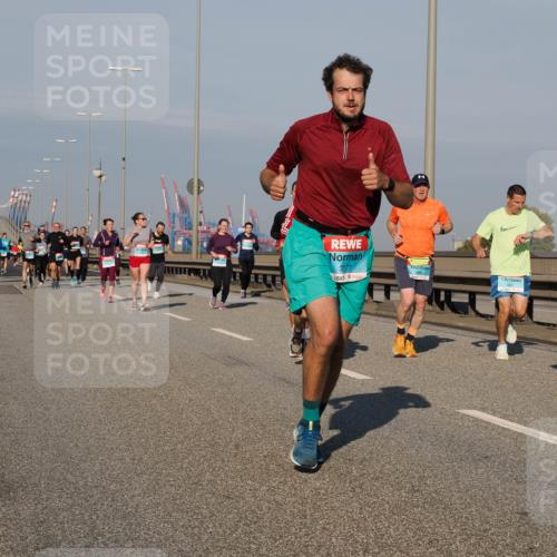 03.10.2025 - Köhlbrandbrückenlauf Fabian Wolf http://msf.ph/oto/9037885 03.10.2025 09:52:22 Position 3 3177, 2963, 1250 meine-sportfotos.de
