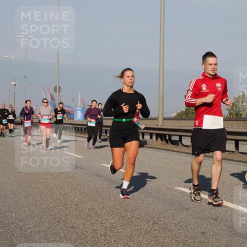 03.10.2025 - Köhlbrandbrückenlauf Fabian Wolf http://msf.ph/oto/9037908 03.10.2025 09:52:24 Position 3 12, 2983 meine-sportfotos.de