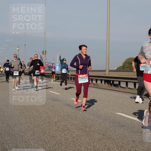 03.10.2025 - Köhlbrandbrückenlauf Fabian Wolf http://msf.ph/oto/9038019 03.10.2025 09:52:29 Position 3 3309, 1336, 2731 meine-sportfotos.de