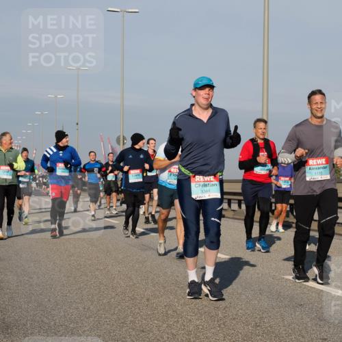 03.10.2025 - Köhlbrandbrückenlauf Fabian Wolf http://msf.ph/oto/9038179 03.10.2025 09:52:37 Position 3 1364, 1172 meine-sportfotos.de