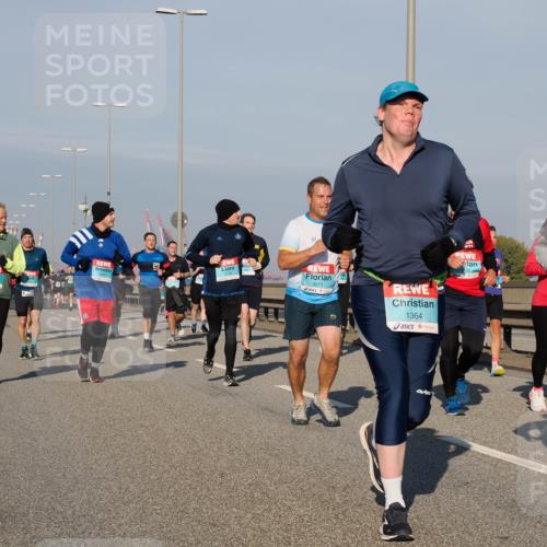 03.10.2025 - Köhlbrandbrückenlauf Fabian Wolf http://msf.ph/oto/9038199 03.10.2025 09:52:37 Position 3 3071, 1364, 1172 meine-sportfotos.de