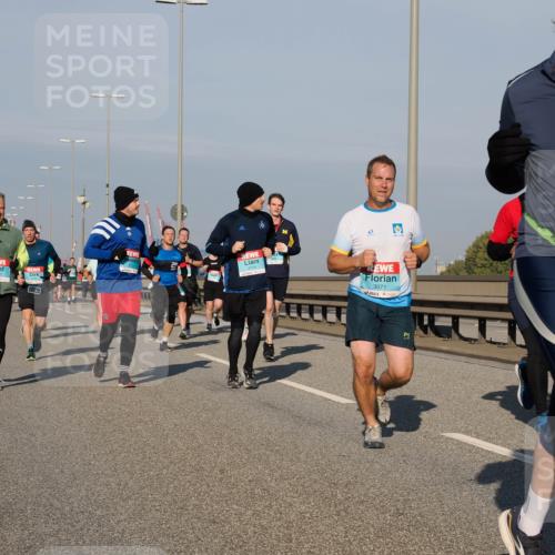 03.10.2025 - Köhlbrandbrückenlauf Fabian Wolf http://msf.ph/oto/9038215 03.10.2025 09:52:38 Position 3 3120, 3119, 3071, 1364 meine-sportfotos.de