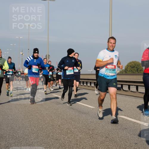03.10.2025 - Köhlbrandbrückenlauf Fabian Wolf http://msf.ph/oto/9038220 03.10.2025 09:52:38 Position 3 3121, 3119, 3071, 3272 meine-sportfotos.de