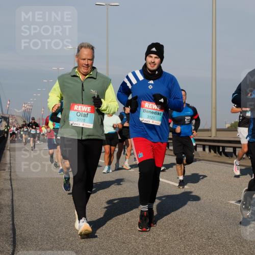03.10.2025 - Köhlbrandbrückenlauf Fabian Wolf http://msf.ph/oto/9038294 03.10.2025 09:52:41 Position 3 3120, 3121, 3119 meine-sportfotos.de