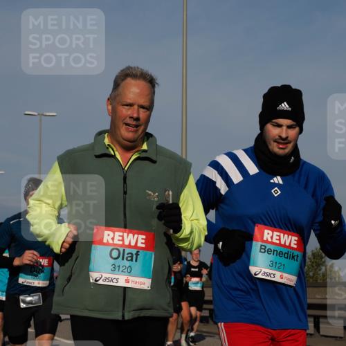 03.10.2025 - Köhlbrandbrückenlauf Fabian Wolf http://msf.ph/oto/9038331 03.10.2025 09:52:43 Position 3 3120, 1200, 3121, 11, 2431 meine-sportfotos.de