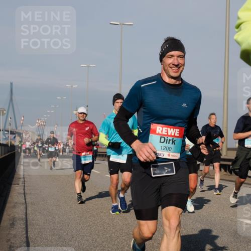 03.10.2025 - Köhlbrandbrückenlauf Fabian Wolf http://msf.ph/oto/9038340 03.10.2025 09:52:43 Position 3 1532, 2776, 1200, 1506 meine-sportfotos.de