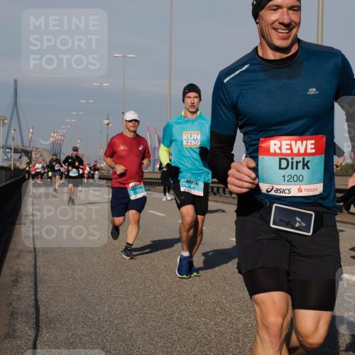 03.10.2025 - Köhlbrandbrückenlauf Fabian Wolf http://msf.ph/oto/9038349 03.10.2025 09:52:44 Position 3 1, 20, 76, 1200, 1506 meine-sportfotos.de