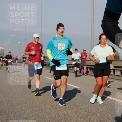 03.10.2025 - Köhlbrandbrückenlauf Fabian Wolf http://msf.ph/oto/9038363 03.10.2025 09:52:44 Position 3 2776 meine-sportfotos.de