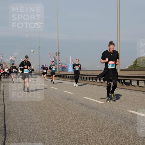 03.10.2025 - Köhlbrandbrückenlauf Fabian Wolf http://msf.ph/oto/9038419 03.10.2025 09:52:47 Position 3  meine-sportfotos.de