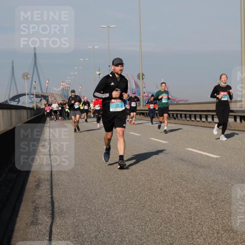 03.10.2025 - Köhlbrandbrückenlauf Fabian Wolf http://msf.ph/oto/9038465 03.10.2025 09:52:50 Position 3 3734 meine-sportfotos.de