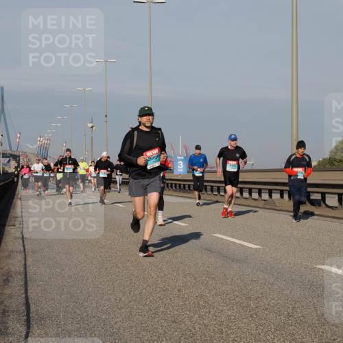 03.10.2025 - Köhlbrandbrückenlauf Fabian Wolf http://msf.ph/oto/9038573 03.10.2025 09:52:56 Position 3 3 meine-sportfotos.de