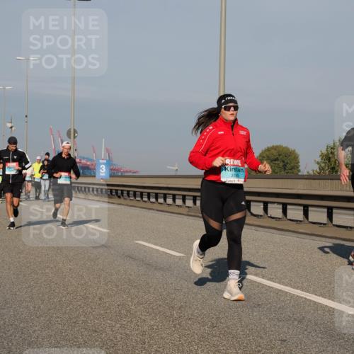 03.10.2025 - Köhlbrandbrückenlauf Fabian Wolf http://msf.ph/oto/9038631 03.10.2025 09:52:59 Position 3 3, 3189, 2534, 1369 meine-sportfotos.de