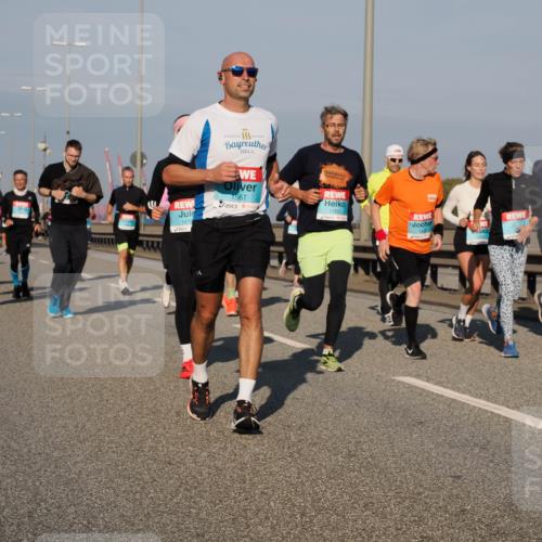 03.10.2025 - Köhlbrandbrückenlauf Fabian Wolf http://msf.ph/oto/9038835 03.10.2025 09:53:08 Position 3 1567, 1163, 1478, 1430 meine-sportfotos.de