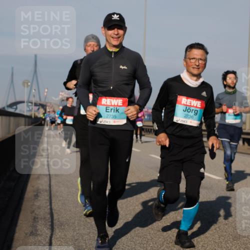 03.10.2025 - Köhlbrandbrückenlauf Fabian Wolf http://msf.ph/oto/9038954 03.10.2025 09:53:14 Position 3 2735, 2736 meine-sportfotos.de