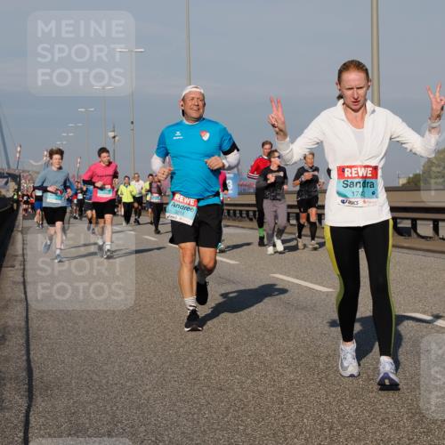 03.10.2025 - Köhlbrandbrückenlauf Fabian Wolf http://msf.ph/oto/9039176 03.10.2025 09:53:28 Position 3 3218, 1742 meine-sportfotos.de