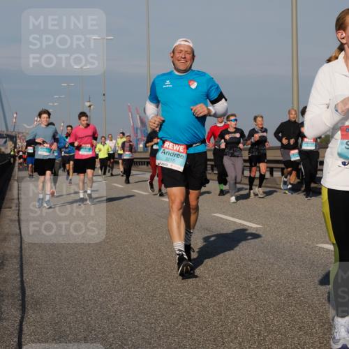 03.10.2025 - Köhlbrandbrückenlauf Fabian Wolf http://msf.ph/oto/9039189 03.10.2025 09:53:29 Position 3 3218, 1742 meine-sportfotos.de
