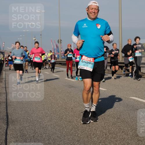 03.10.2025 - Köhlbrandbrückenlauf Fabian Wolf http://msf.ph/oto/9039205 03.10.2025 09:53:29 Position 3 3218 meine-sportfotos.de