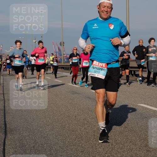 03.10.2025 - Köhlbrandbrückenlauf Fabian Wolf http://msf.ph/oto/9039210 03.10.2025 09:53:29 Position 3 3218 meine-sportfotos.de