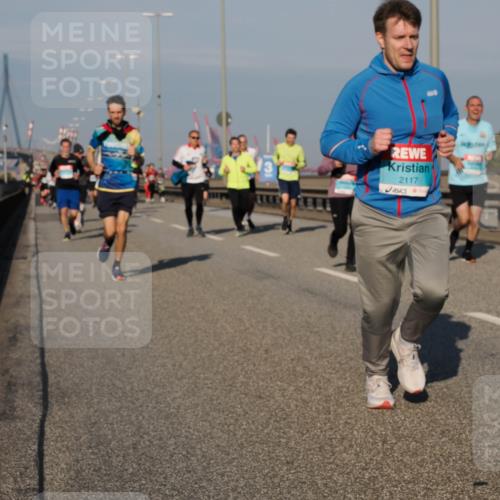 03.10.2025 - Köhlbrandbrückenlauf Fabian Wolf http://msf.ph/oto/9039331 03.10.2025 09:53:35 Position 3 01, 2117 meine-sportfotos.de