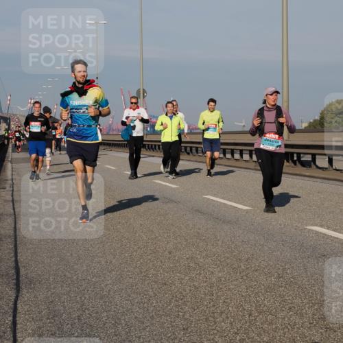 03.10.2025 - Köhlbrandbrückenlauf Fabian Wolf http://msf.ph/oto/9039352 03.10.2025 09:53:36 Position 3 1536, 128 meine-sportfotos.de