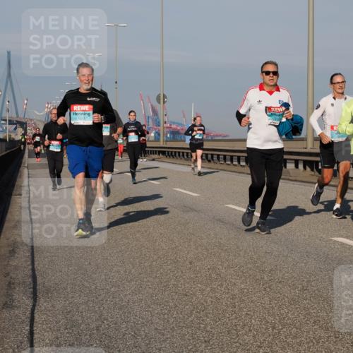 03.10.2025 - Köhlbrandbrückenlauf Fabian Wolf http://msf.ph/oto/9039456 03.10.2025 09:53:40 Position 3 1660, 137 meine-sportfotos.de