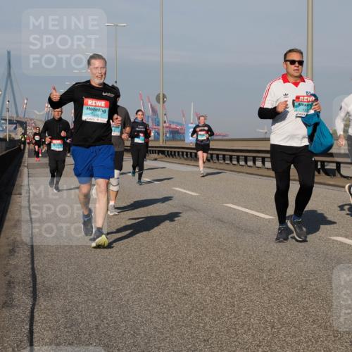 03.10.2025 - Köhlbrandbrückenlauf Fabian Wolf http://msf.ph/oto/9039468 03.10.2025 09:53:40 Position 3 1660, 137, 3410 meine-sportfotos.de