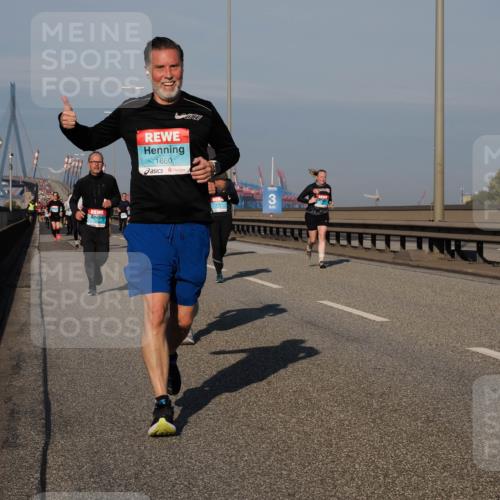 03.10.2025 - Köhlbrandbrückenlauf Fabian Wolf http://msf.ph/oto/9039494 03.10.2025 09:53:41 Position 3 1660, 3 meine-sportfotos.de