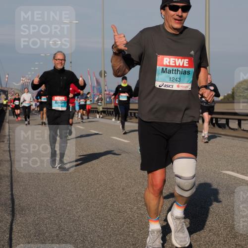 03.10.2025 - Köhlbrandbrückenlauf Fabian Wolf http://msf.ph/oto/9039537 03.10.2025 09:53:43 Position 3 1873, 1243 meine-sportfotos.de