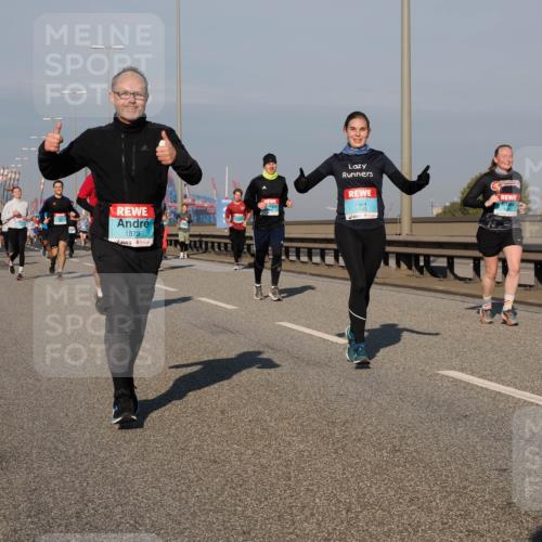 03.10.2025 - Köhlbrandbrückenlauf Fabian Wolf http://msf.ph/oto/9039552 03.10.2025 09:53:44 Position 3 1873, 3743 meine-sportfotos.de