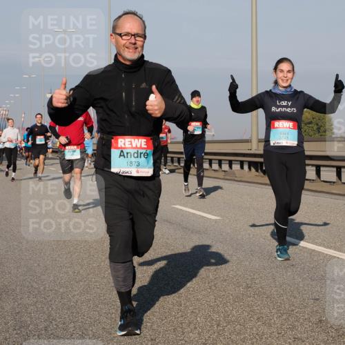 03.10.2025 - Köhlbrandbrückenlauf Fabian Wolf http://msf.ph/oto/9039571 03.10.2025 09:53:45 Position 3 1873, 3743 meine-sportfotos.de
