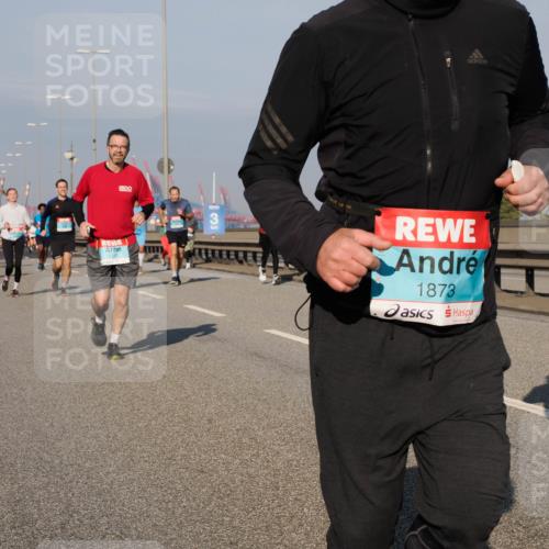 03.10.2025 - Köhlbrandbrückenlauf Fabian Wolf http://msf.ph/oto/9039590 03.10.2025 09:53:46 Position 3 1375, 3, 3743, 1873 meine-sportfotos.de