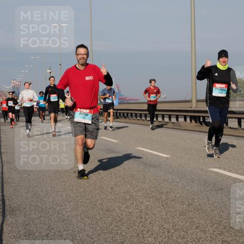 03.10.2025 - Köhlbrandbrückenlauf Fabian Wolf http://msf.ph/oto/9039611 03.10.2025 09:53:47 Position 3 34, 1375, 1833 meine-sportfotos.de