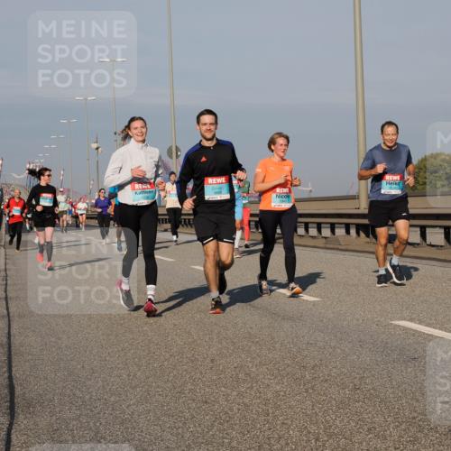 03.10.2025 - Köhlbrandbrückenlauf Fabian Wolf http://msf.ph/oto/9039701 03.10.2025 09:53:51 Position 3 1229, 1343, 1 meine-sportfotos.de