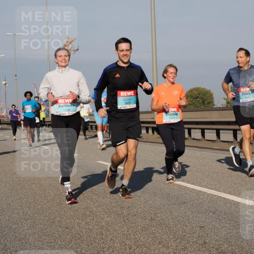 03.10.2025 - Köhlbrandbrückenlauf Fabian Wolf http://msf.ph/oto/9039738 03.10.2025 09:53:52 Position 3 1229, 3808, 1343, 2026 meine-sportfotos.de