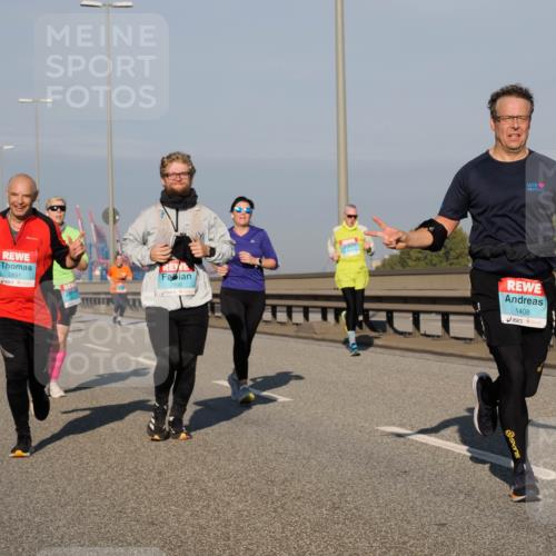 03.10.2025 - Köhlbrandbrückenlauf Fabian Wolf http://msf.ph/oto/9039872 03.10.2025 09:54:00 Position 3 2891, 2890, 1408 meine-sportfotos.de