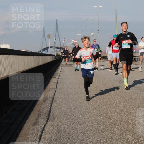 03.10.2025 - Köhlbrandbrückenlauf Fabian Wolf http://msf.ph/oto/9039993 03.10.2025 09:54:07 Position 3 2074, 1525 meine-sportfotos.de