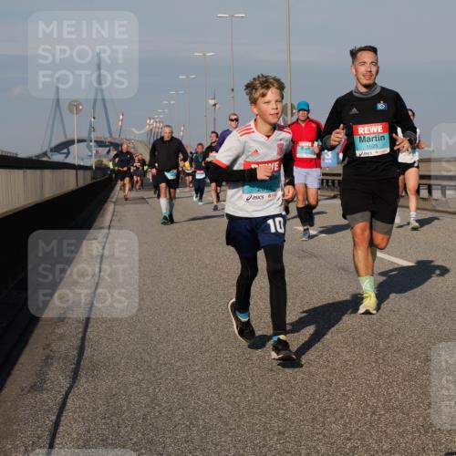 03.10.2025 - Köhlbrandbrückenlauf Fabian Wolf http://msf.ph/oto/9040012 03.10.2025 09:54:08 Position 3 2074, 10, 1525 meine-sportfotos.de