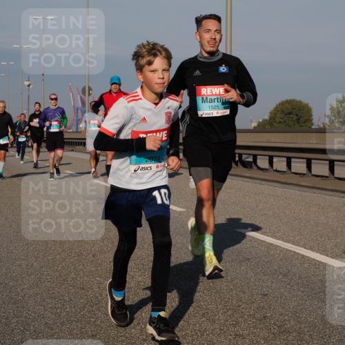 03.10.2025 - Köhlbrandbrückenlauf Fabian Wolf http://msf.ph/oto/9040028 03.10.2025 09:54:08 Position 3 2074, 10, 1525, 1858 meine-sportfotos.de