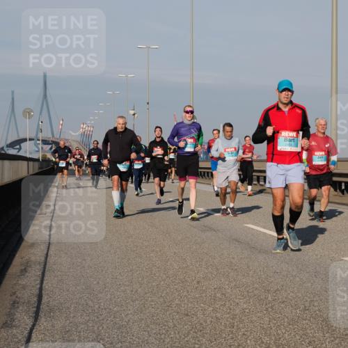 03.10.2025 - Köhlbrandbrückenlauf Fabian Wolf http://msf.ph/oto/9040054 03.10.2025 09:54:10 Position 3 2450 meine-sportfotos.de