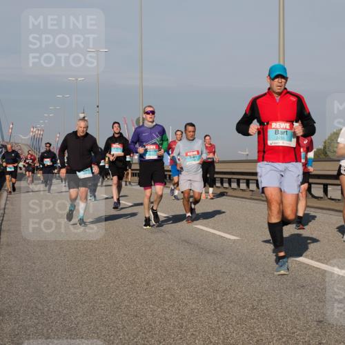 03.10.2025 - Köhlbrandbrückenlauf Fabian Wolf http://msf.ph/oto/9040066 03.10.2025 09:54:10 Position 3 2450, 1401 meine-sportfotos.de